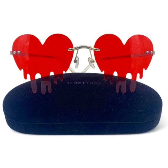 VIVID VIBES - Trendsetter Heart-Shaped Tassel Sunglasses - Picture 1 of 5
